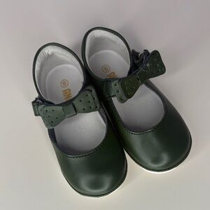 Baby/Toddler - Green Mary Jane Shoes - Size 6